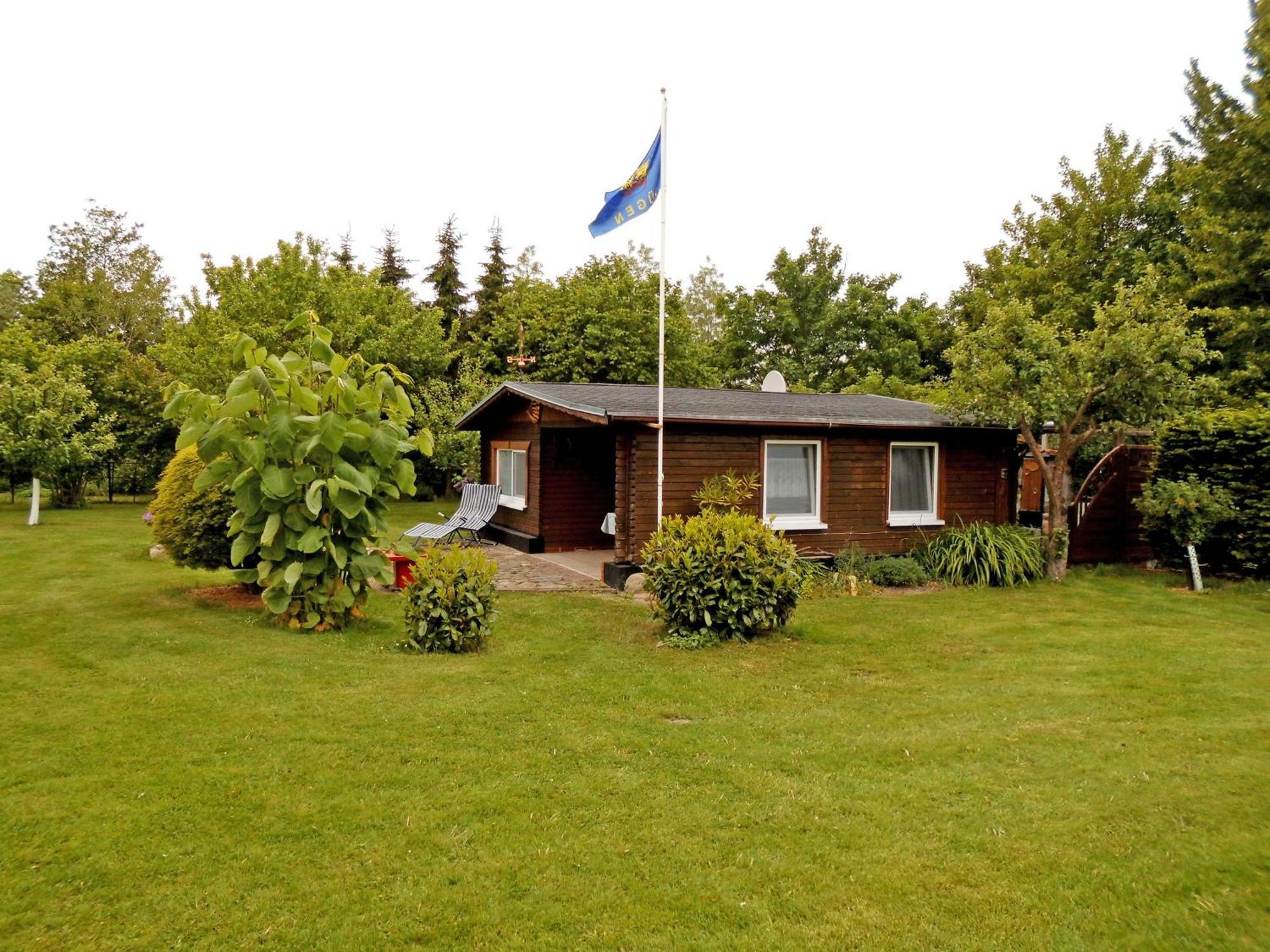 Bungalow Und Ferienwohnung Auf Ruegen Kluis Exterior photo
