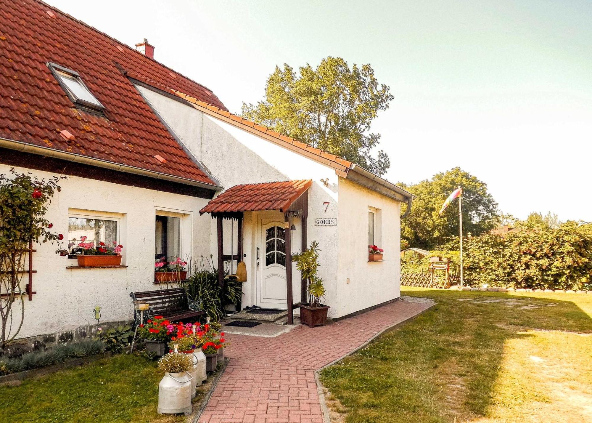 Bungalow Und Ferienwohnung Auf Ruegen Kluis Exterior photo